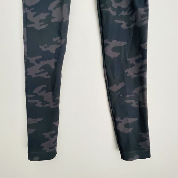 Spanx Camo Leggings Size Medium Look at Me Now Athleisure Comfort FL3515 - Picture 6 of 12